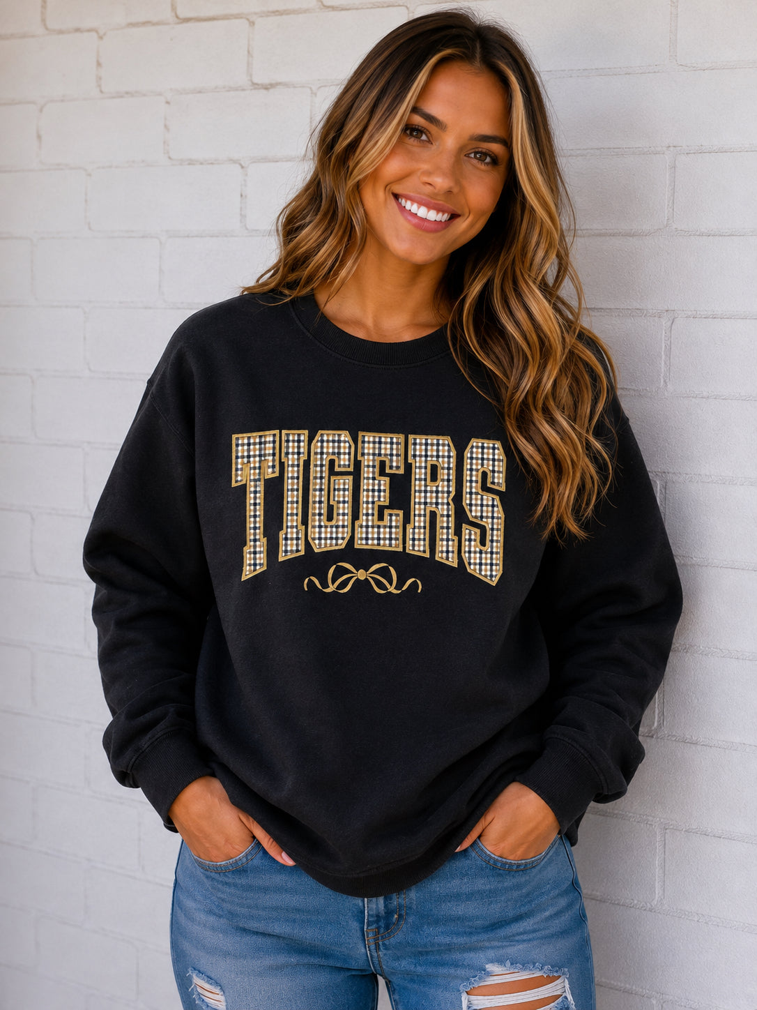Grambling Tigers Applique w/Bow on Gildan Crewneck