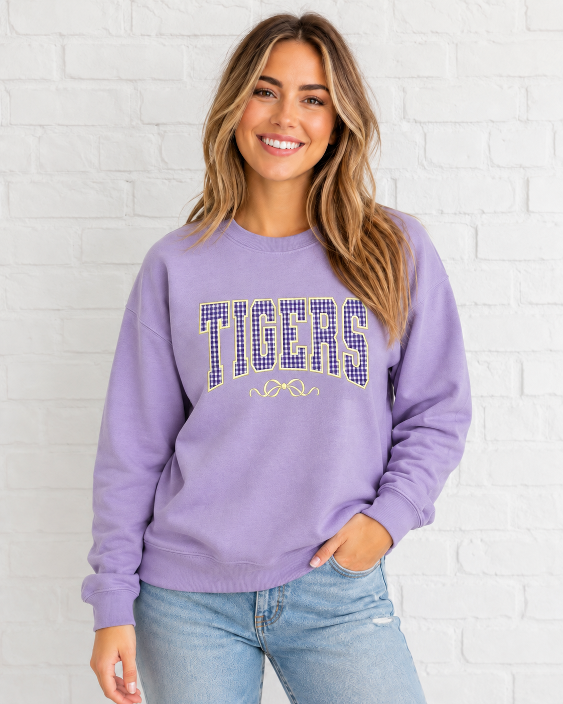Tigers w/Bow on I.T. Co Sweatshirt